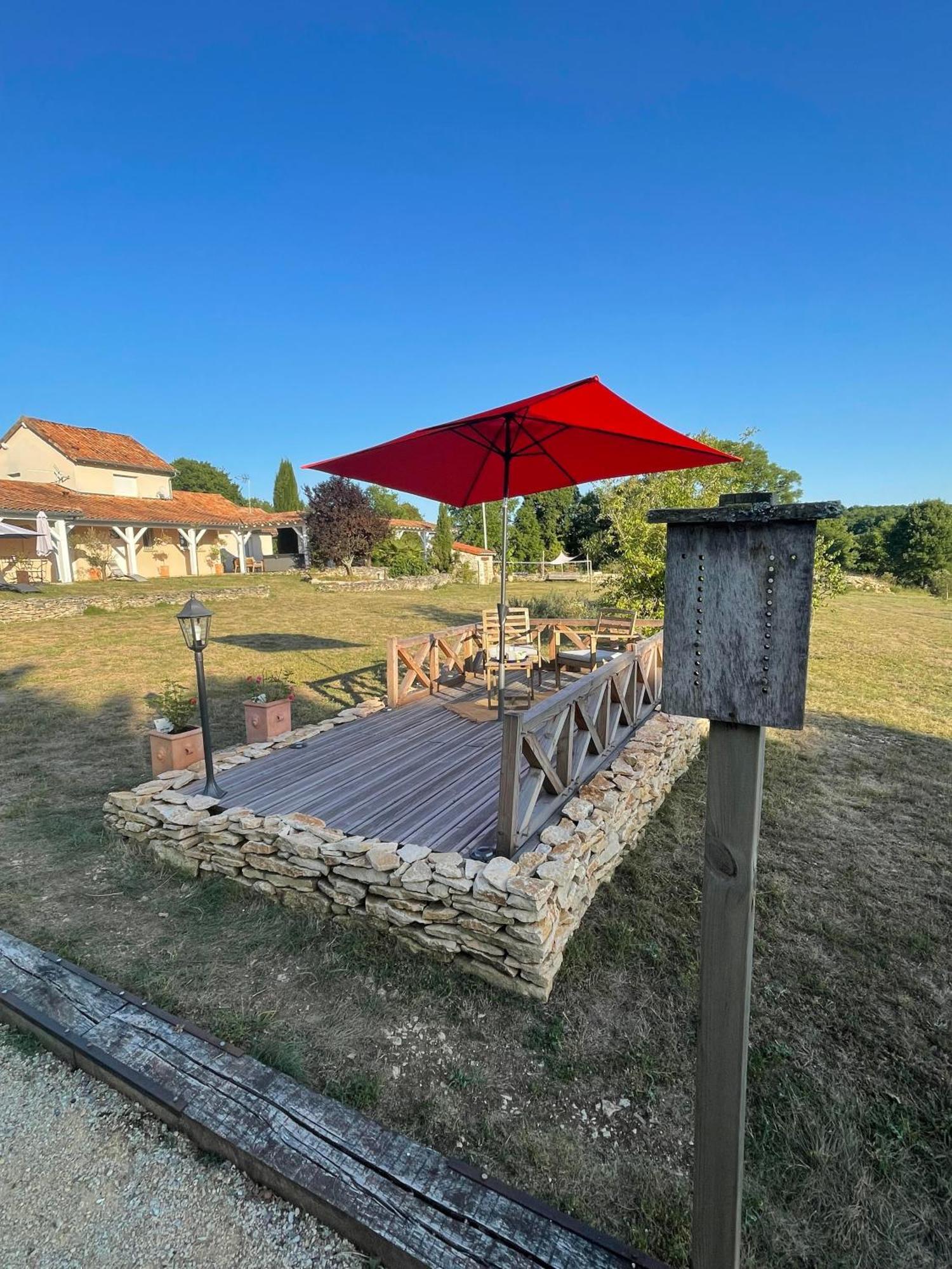 Junior Le Pied De Mulet Guest house Brouchaud